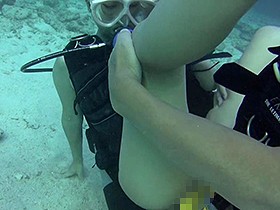 変態マリンスポーツ ネイキッドスキューバー 鶴田かな/千夏南那　サンプル画像07